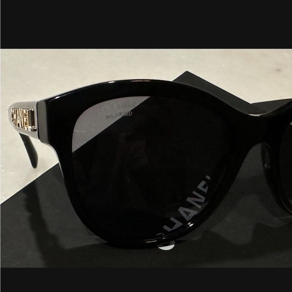C H A N E L glasses polarized